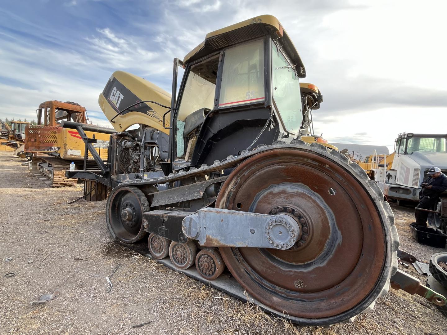 ./imagenes/INVOICE/2019/16243/TRACTOR CHALLENGER 55 (5).JPG